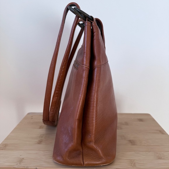 Beautiful Vintage 90s Rich cognac leather shoulder bag - Picture 3 of 11